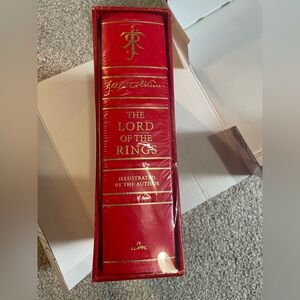 Lord of the Rings Deluxe Illustrated Edition